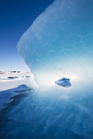 Island, Licht und Blau in einem Gletscher, lizenzfreies Stockfoto