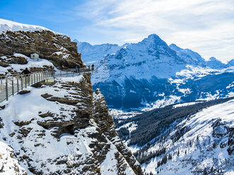 Schweiz, Kanton Bern, Grindelwald, Blick vom First Cliff Walk auf Eiger und Eiger Nordwand - AMF05363