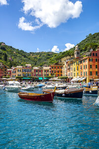 Italien, Ligurien, Portofino, Boote vor Anker - PUF00622