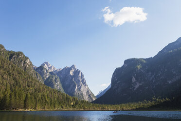 Italien, Südtirol, Dolomiten, Toblacher See, Naturpark Fanes-Sennes-Prags - GWF05182