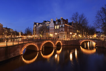 Netherlands, Amsterdam, Bridge over Keizersgracht and Leidsegracht - RUEF01788