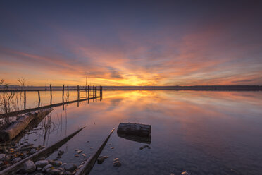 Deutsch, Bayern, Sonnenuntergang am Ammersee - MBOF00039