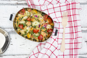 Gemüsesalat mit Couscous in Metallbox - LVF06036