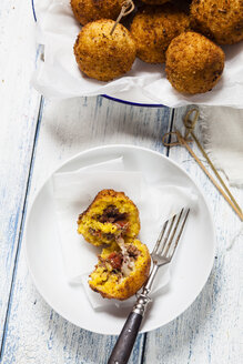 Arancini gefüllt mit Tomate, Hackfleisch und Mozzarella - SBDF03182