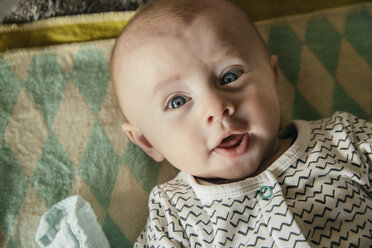 Happy baby face as seen from above - MFF03477