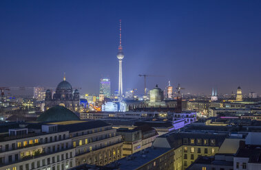 Deutschland, Berlin, Skyline mit Fernsehturm bei Nacht - PVCF01067