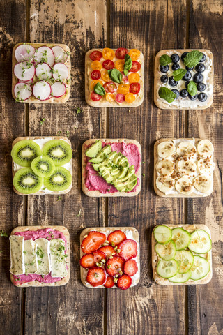 Verschiedene garnierte Sandwiches, lizenzfreies Stockfoto