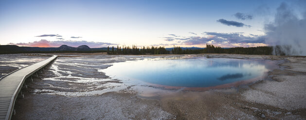 USA, Wyoming, Yellowstone-Nationalpark, Große Prismatische Quelle - EPF00437