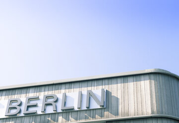 Germany, part of facade with writing 'Berlin' - CMF00680