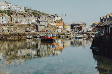 UK, England, Cornwall, fishing harbour in Mevagissey - NMSF00069