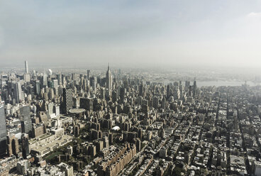 USA, New York City, Skyline von Manhattan - UUF10473