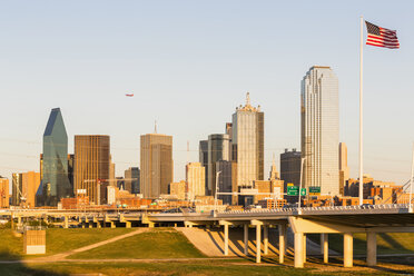 USA, Texas, Skyline von Dallas - FOF09231