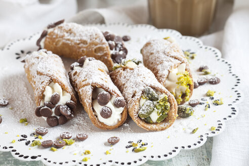 Sizilianische Cannoli gefüllt mit Ricottacreme - SBDF03190