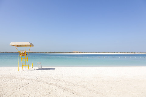 VAE, Abu Dhabi, Corniche, Rettungsschwimmerturm, lizenzfreies Stockfoto