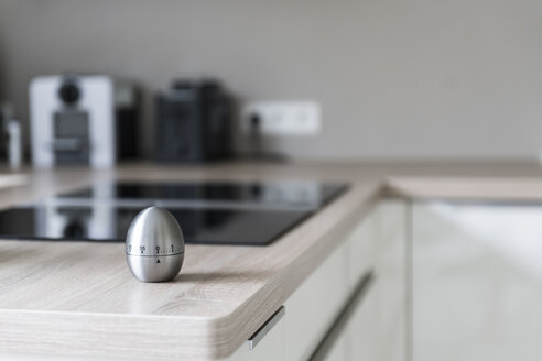 Egg timer in modern kitchen - CHPF00397