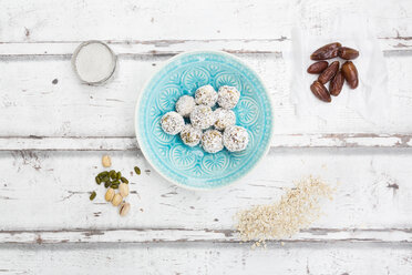 Bliss Balls mit Datteln, Pistazien, Haferflocken und Kokosnussflocken - LVF06082