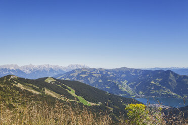 Austria, Salzburg State, mountain panorama from Schmittenhoehe towards Zell am See - GWF05202