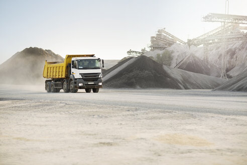 Dump truck at quarry - ZEF13715