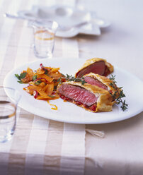 Lamb filet wrapped in puff pastry - PPXF00063