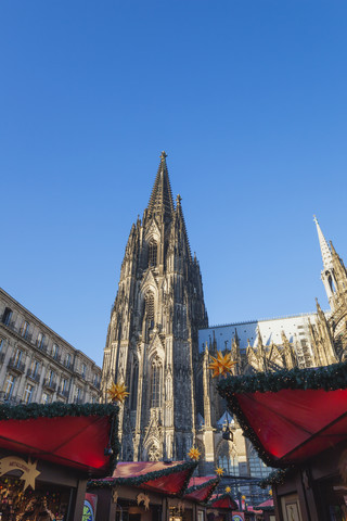 Deutschland, Köln, Weihnachtsmarkt am Kölner Dom, lizenzfreies Stockfoto