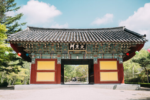 Südkorea, Gyeongju, Bulguksa-Tempel, Haupteingang - GEMF01642