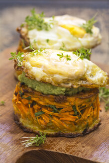 Süßkartoffelkrapfen mit Avocado-Dip und gebackenem Ei - ODF01515