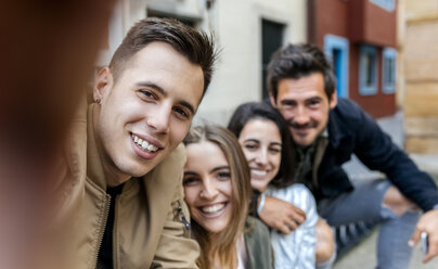 Selfie of friends in the city - MGOF03402