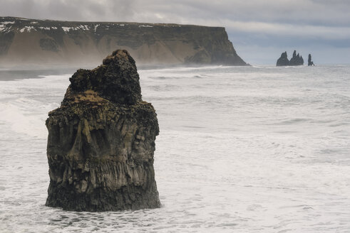 Island, Reynisfjara Strand von der Halbinsel Dyrholaey - RAEF01882