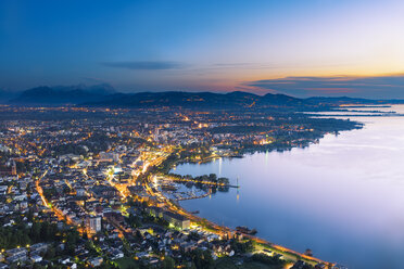 Österreich, Bregenz und Bodensee bei Sonnenuntergang - MKFF00336