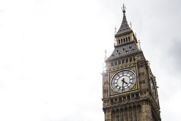 UK, London, Blick auf Big Ben bei Gegenlicht - ABZF02100