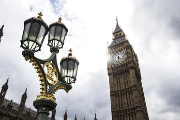 UK, London, Blick auf Big Ben - ABZF02101