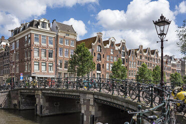 Netherlands, Amsterdam, town canal bridge in the old town - ELF01846