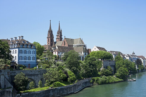 Switzerland, Basel, city view with minster from Wettstein Bridge - HLF01006