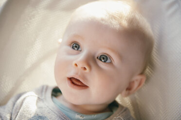 Portrait of relaxed baby boy - MFF03682