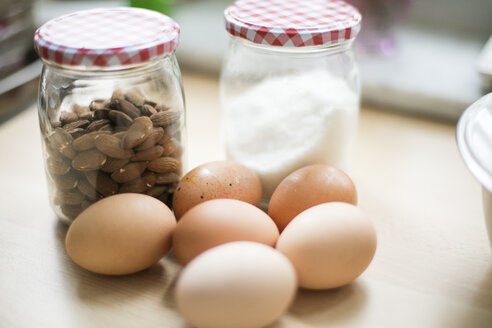 Zutaten zum Backen - MOEF00020