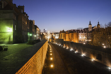 Polen, Warschau, Altstadt bei Nacht, historisches Stadtzentrum - ABOF00203