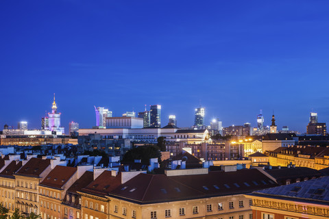 Polen, Warschau, nächtliches Stadtbild, lizenzfreies Stockfoto