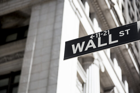 USA, New York, Manhattan, Wall street sign - MAUF01149