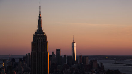 USA, New York City, Empire State building at sunset - MAUF01154