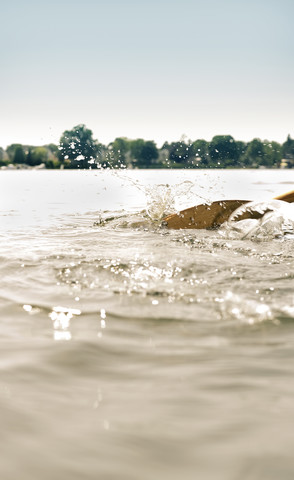 Ruder im Wasser, lizenzfreies Stockfoto