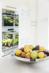 Fruit bowl in kitchen - MAEF12289