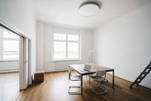 Modern office interior - KNSF01770