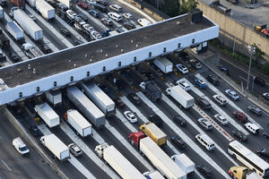 USA, New Jersey, rush hour traffic at Fort Lee in the morning, aerial view - BCDF00289