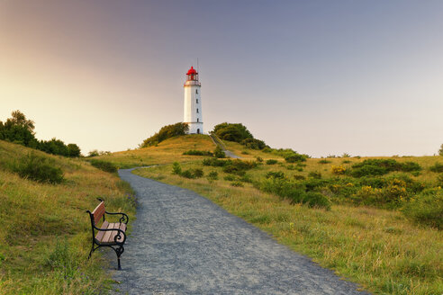 Germany, Hiddensee, Dornbusch lighthouse on the Schluckswiek at twilight - GFF01020