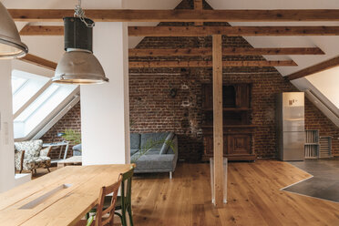 Indoor view of a loft - GUSF00082