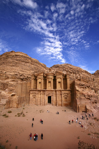 Jordanien, Petra, Blick auf Al Khazneh von oben, lizenzfreies Stockfoto