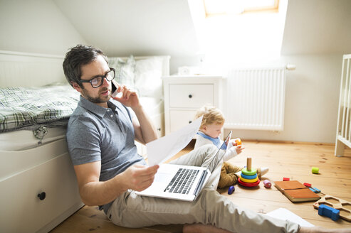 Father with his little son working from home - HAPF01956