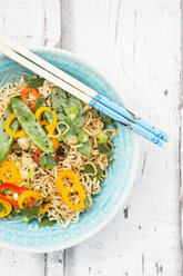 Bowl of mie noodles with vegetables - LVF06229