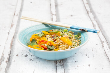 Bowl of mie noodles with vegetables - LVF06230