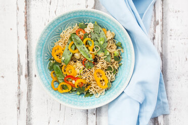 Bowl of mie noodles with vegetables - LVF06231